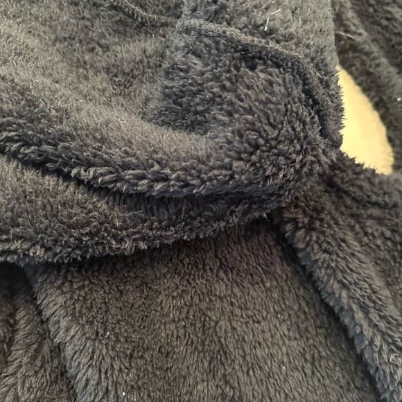 Women’s Billabong Hooded Vest - Picture 6 of 7